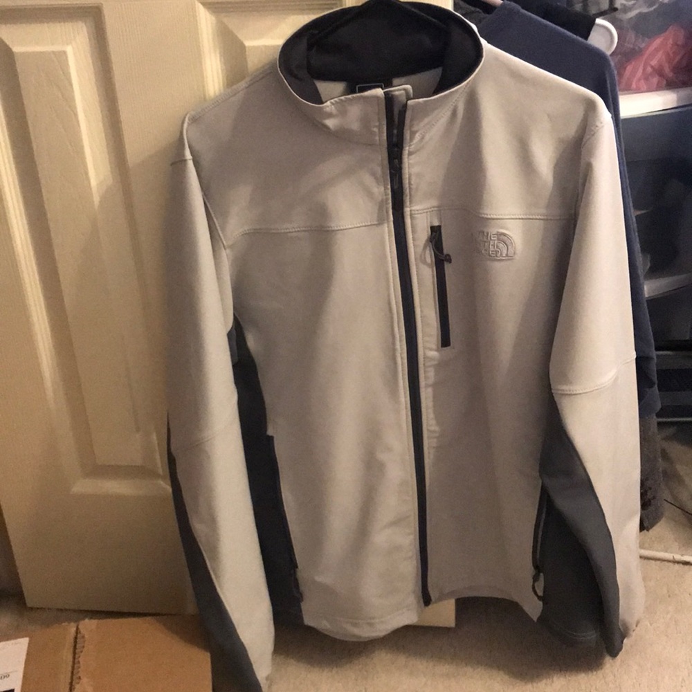 Northface men shell jacket